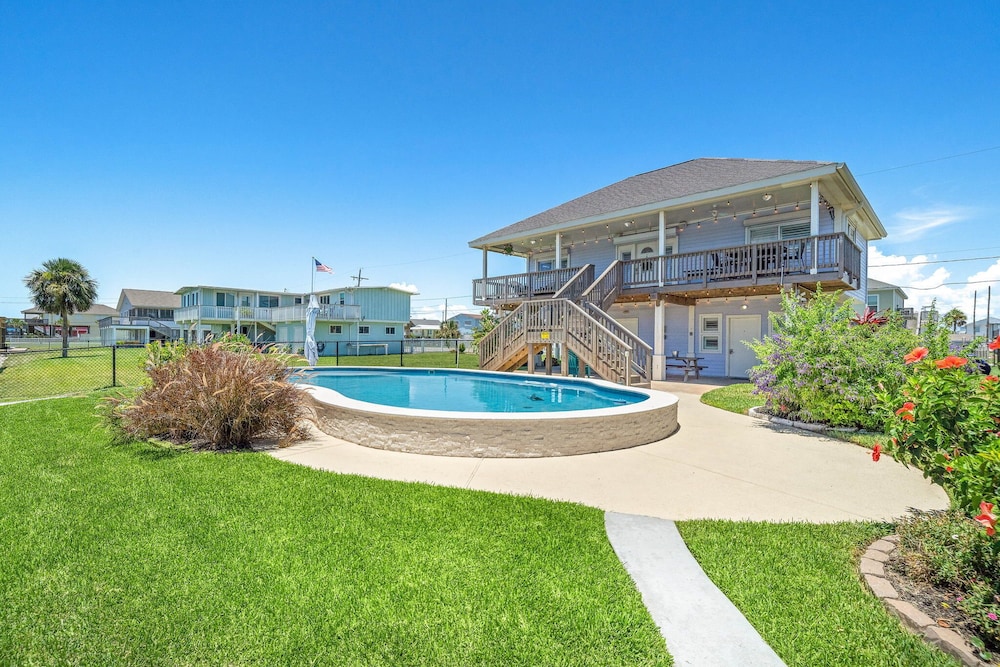 Purple Pelican Paradise by Ryson Vacation Rentals
