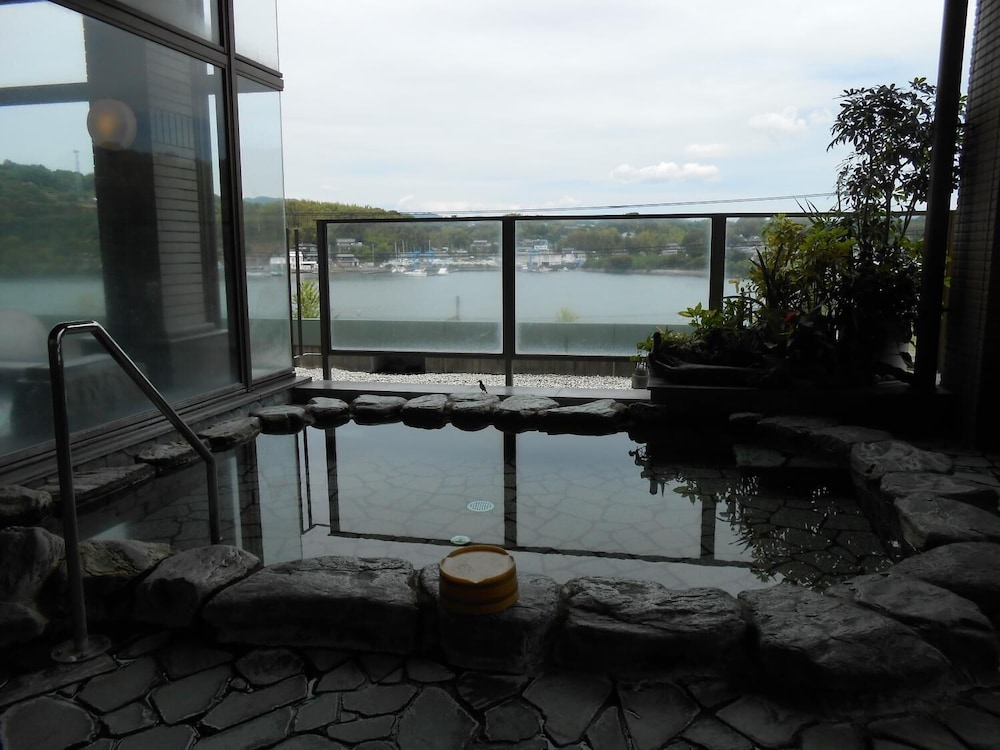Hamanako Wan Wan Paradise Hotel