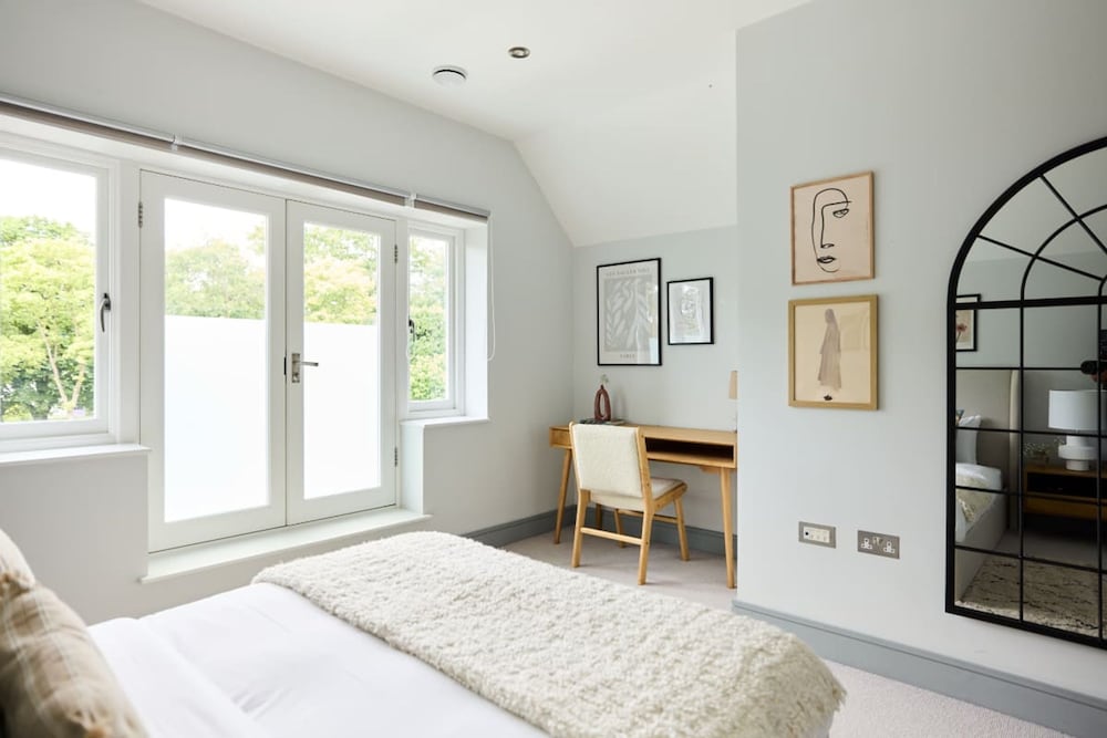 The Putney Sanctum - Beckoning 2bdr Flat With Balcony