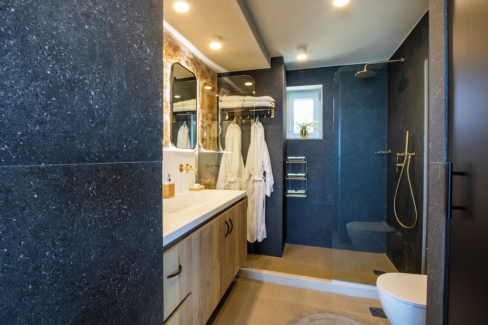 Vala Luxury Villa B