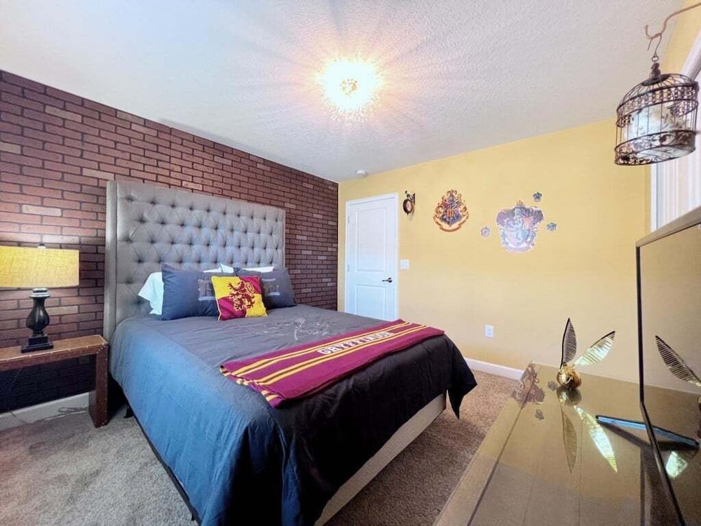 Mickey's Home 5 Bed Town-home With Private Pool! 5 Bedroom Townhouse