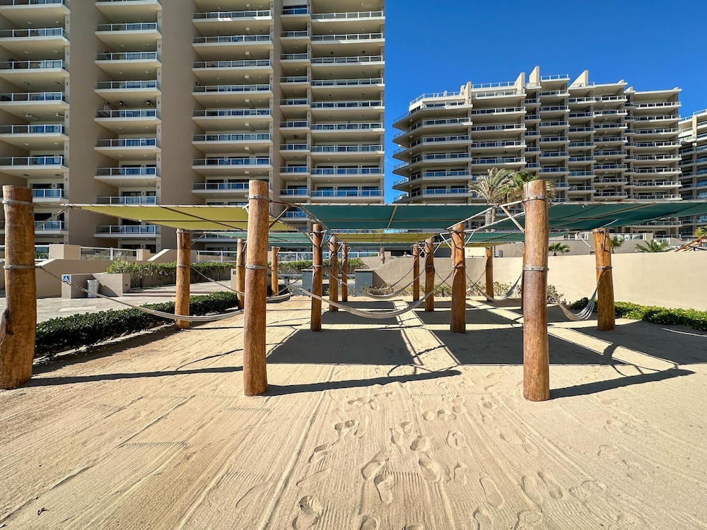 Beach Bliss Retreat 2BR Beachfront Condo