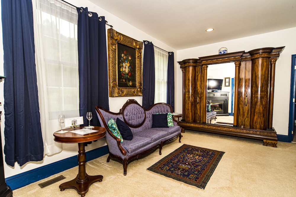 Stone Manor Boutique Inn - Property Image 37