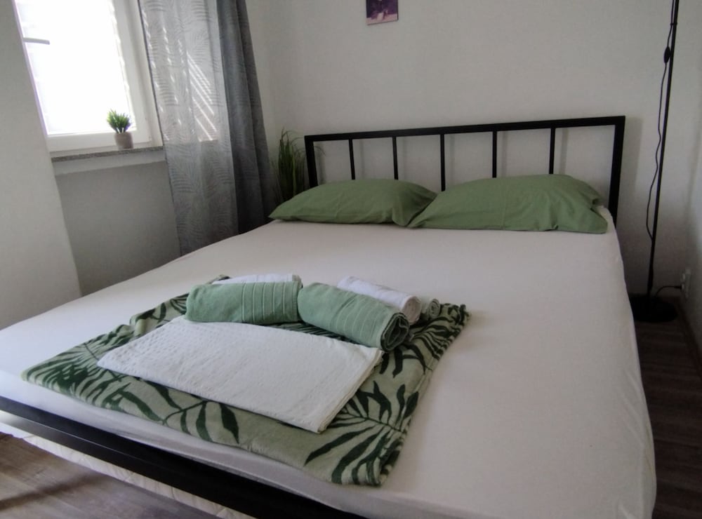 Apartment Leo Povile