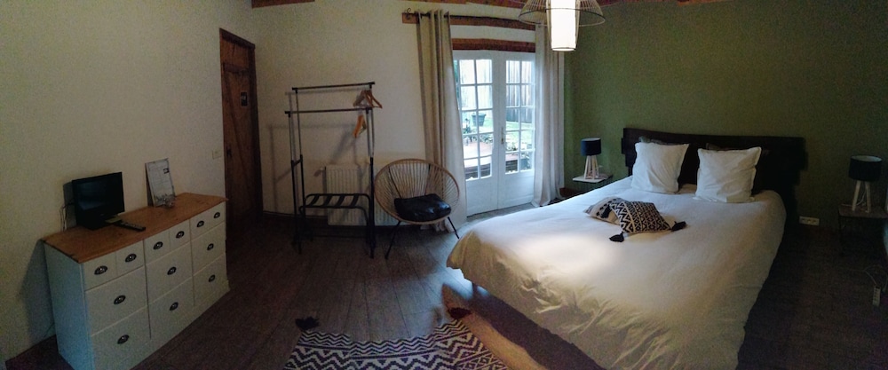 Douvilla view 3