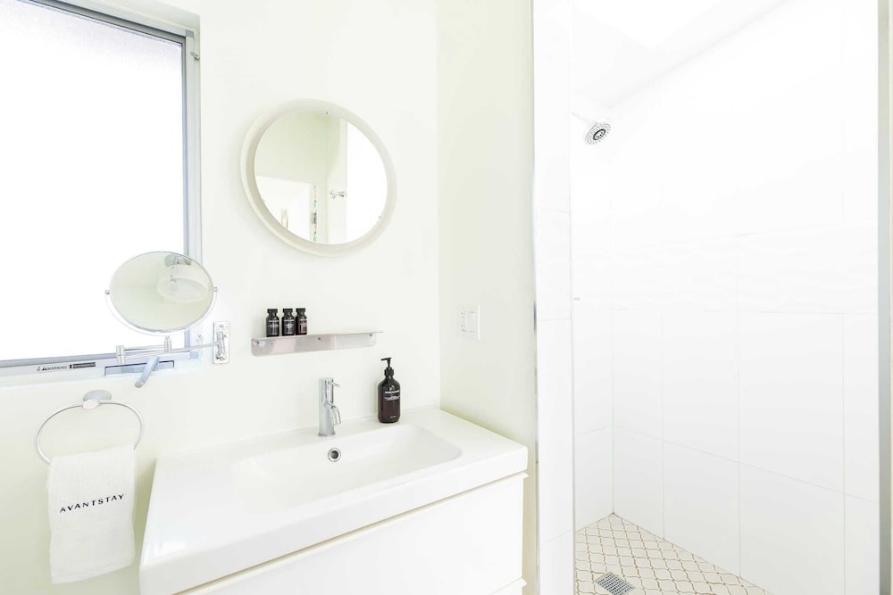 3 Private Rooms At The Wesley Hotel Perfect for Group Stays