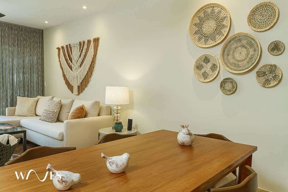 2 Br. Roof W/infinity Pool + Jacuzzi Spacious