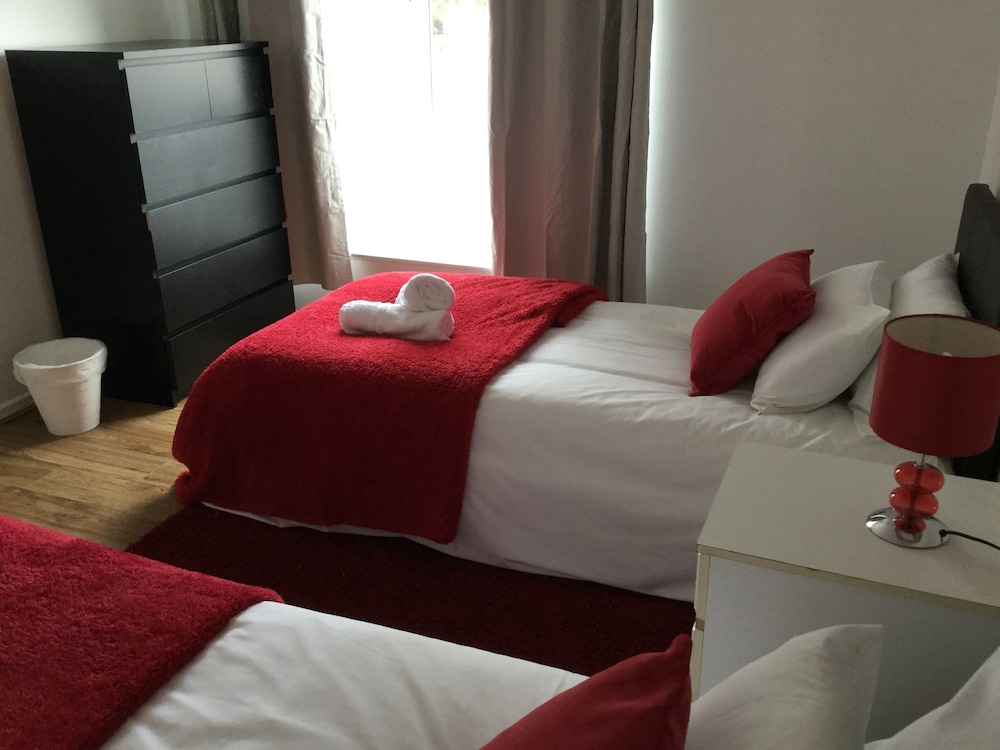 Nice 4 Bedroom near Basildon Town Center