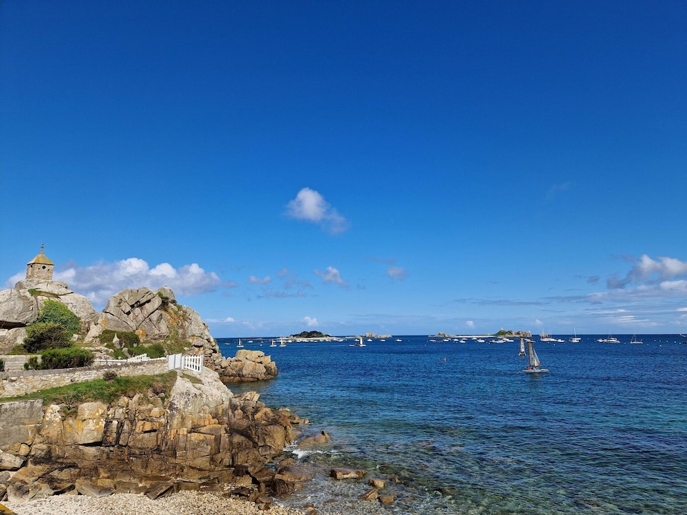Breton Holiday Home With Fantastic sea View view 3