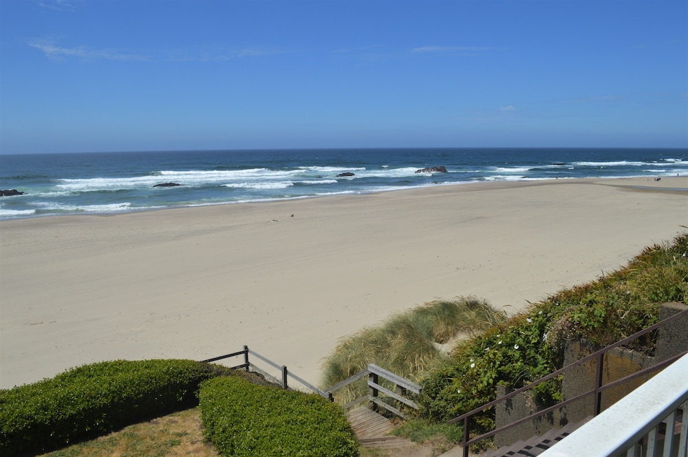 On the Beachfront Vacation Rentals