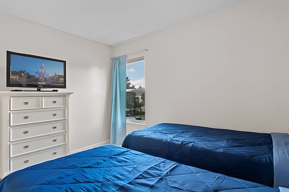 Windsor Hills 5BR 5min to Disney + Pool