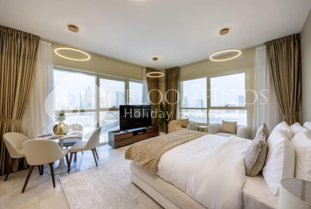 2202 Bloomfileds Modern STU Marina Heigh