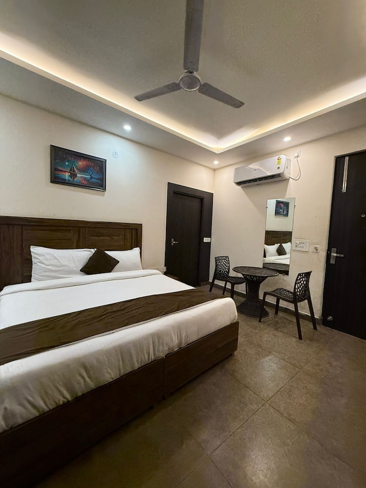 SM Hotel