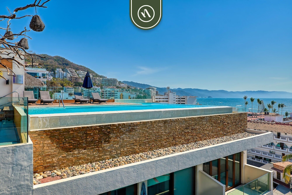 1 BR Condo in Romantic Zone - Amazing Rooftop Pool