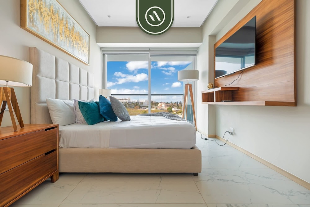 New 2BR APT - Beach Access - Pool - GYM - Jacuzzi