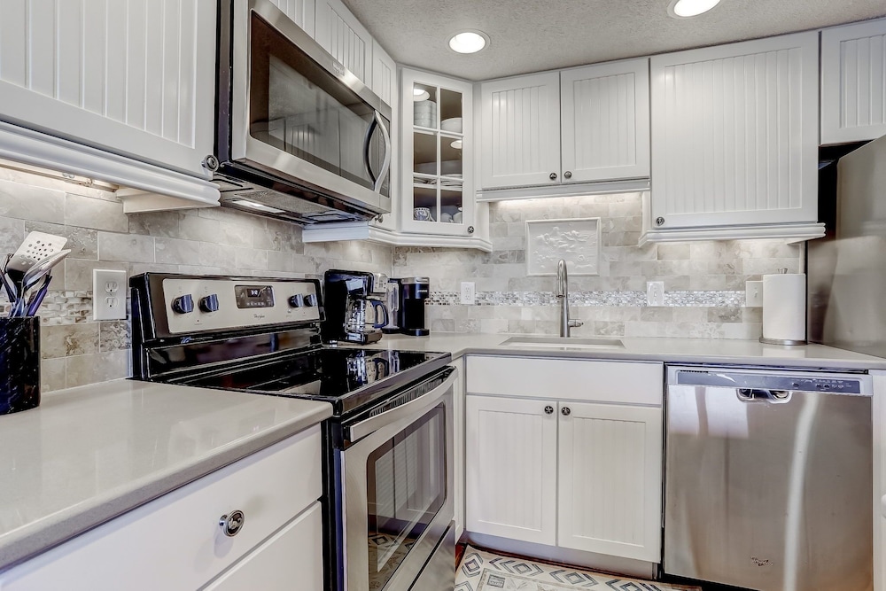 Omni Captains Court 1029 2 Bedroom Condo