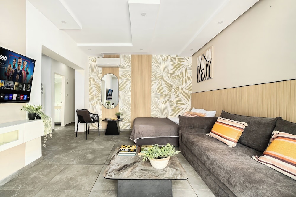 Royal Park Apt Resort by Sea N Rent