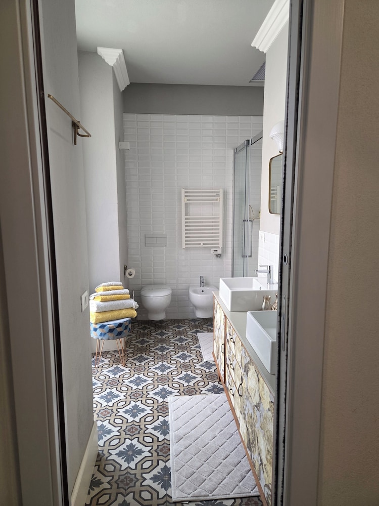 GUESTHOUSE 73
