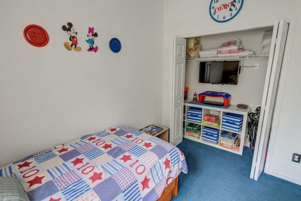 Chris's Highlands Reserve 4 Bedroom Home by Redawning - Image 4