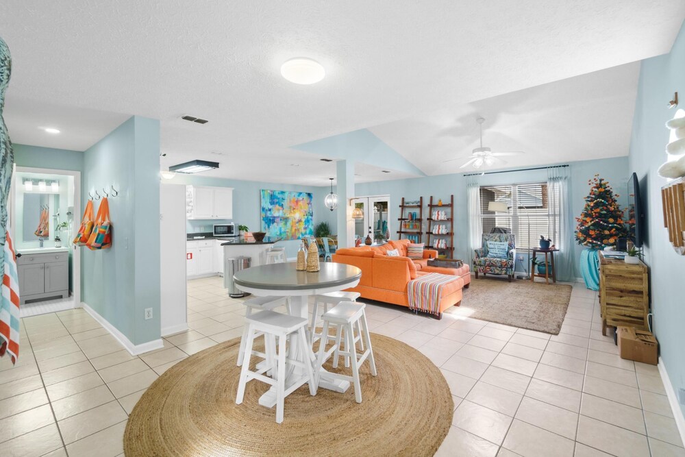 Beach House - Paradise Palace by PHG