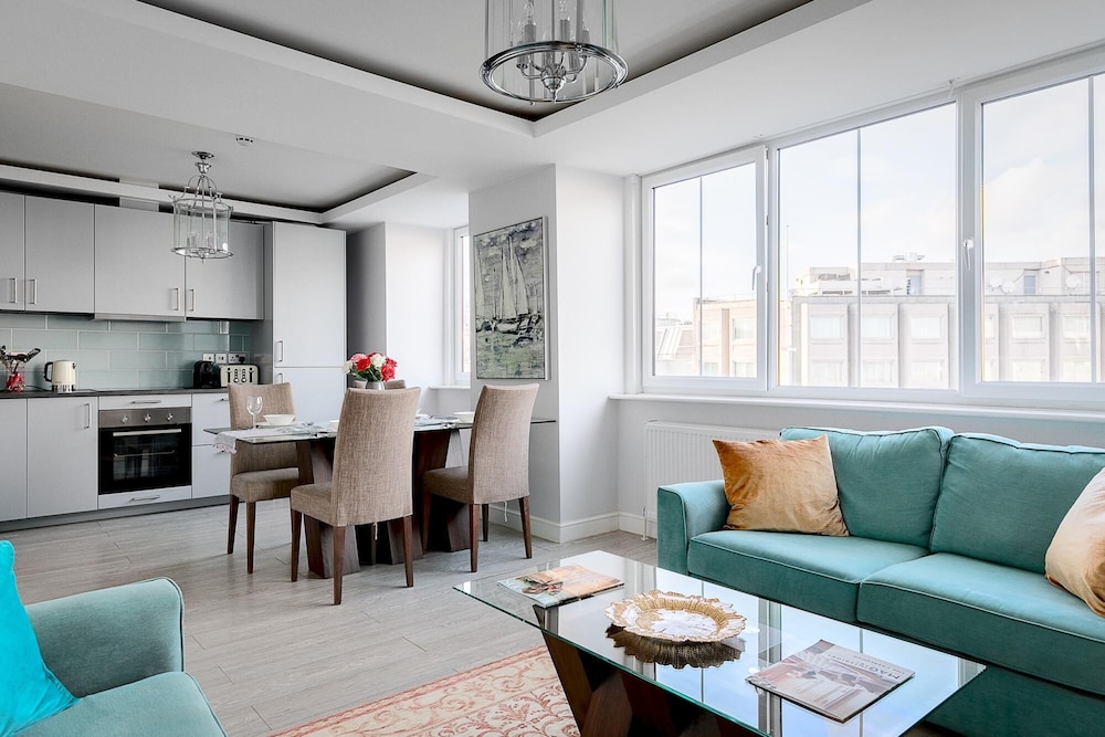 Penthouse Brand new on Cromwell Road