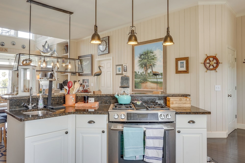 Marina & Golf Course Views: Edisto Island Home
