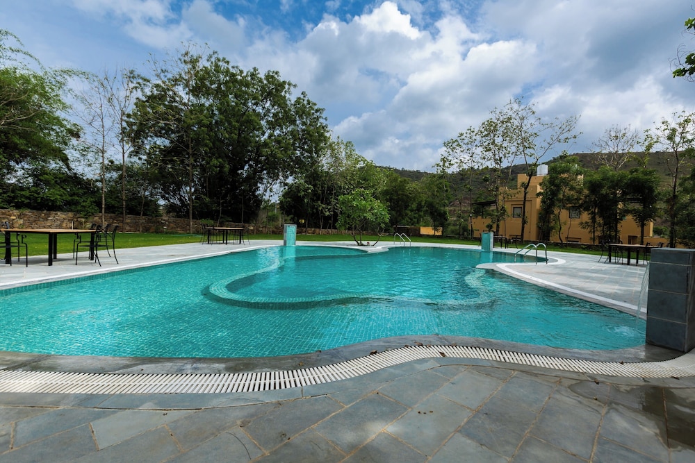 DEV BAGH LUXURIOUS PRIVATE SUITES