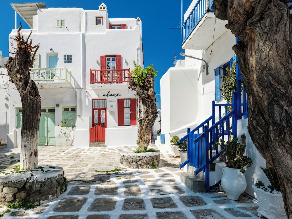 Alana Mykonos