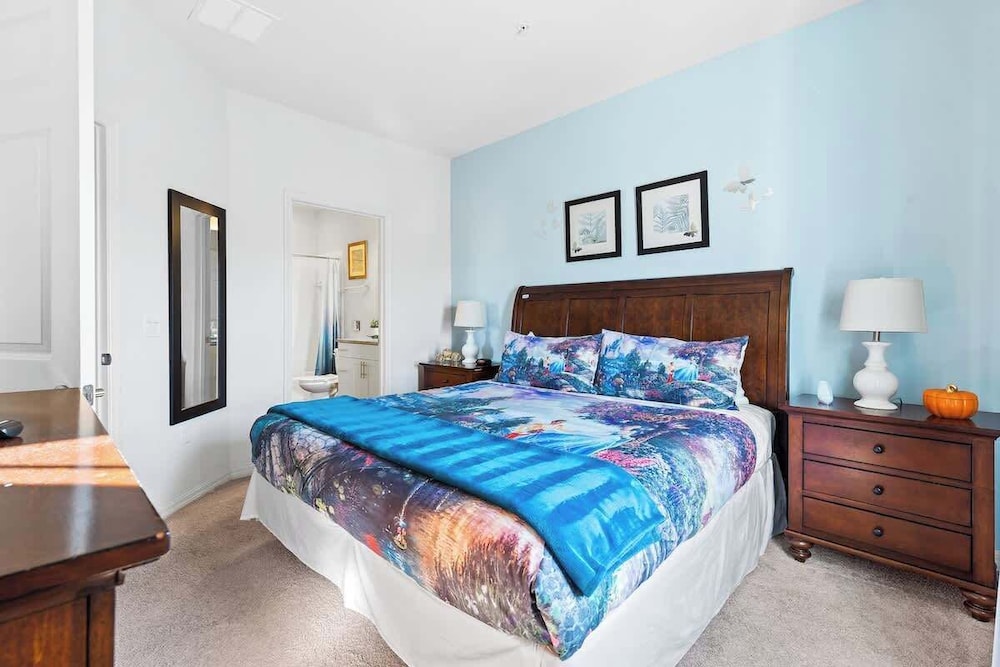 Cozy 4BR Retreat Near Orlando Attractions