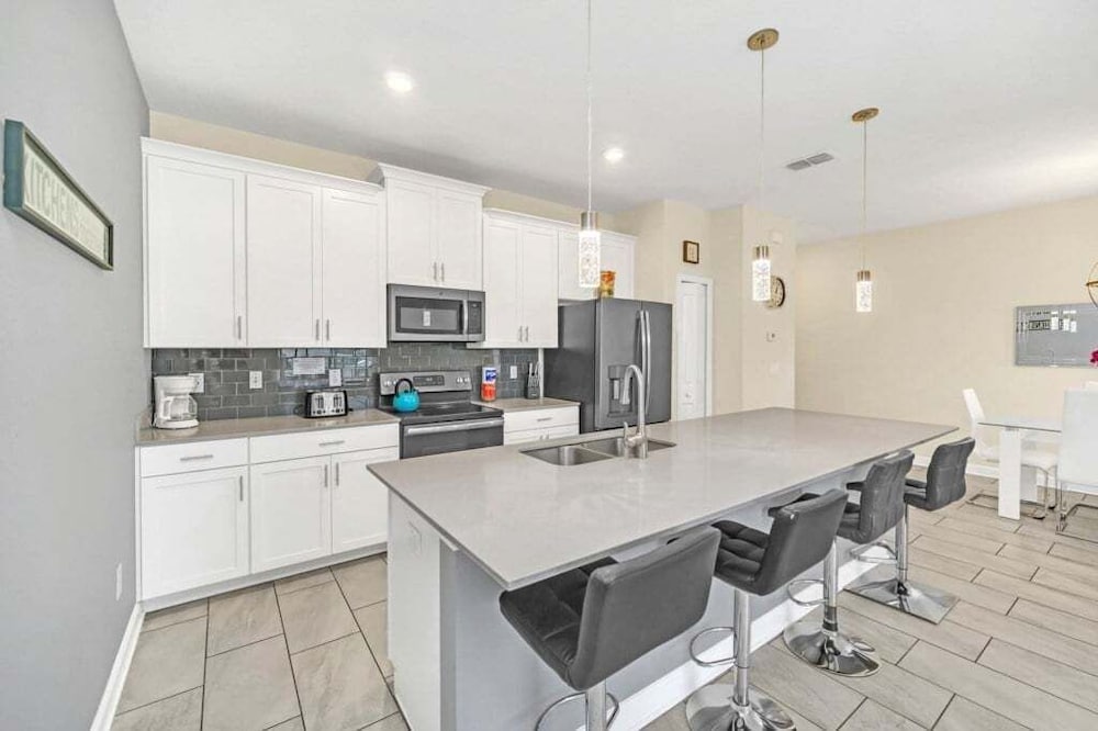 Beautiful Paradise Palms Retreat 4 Bedroom Townhouse