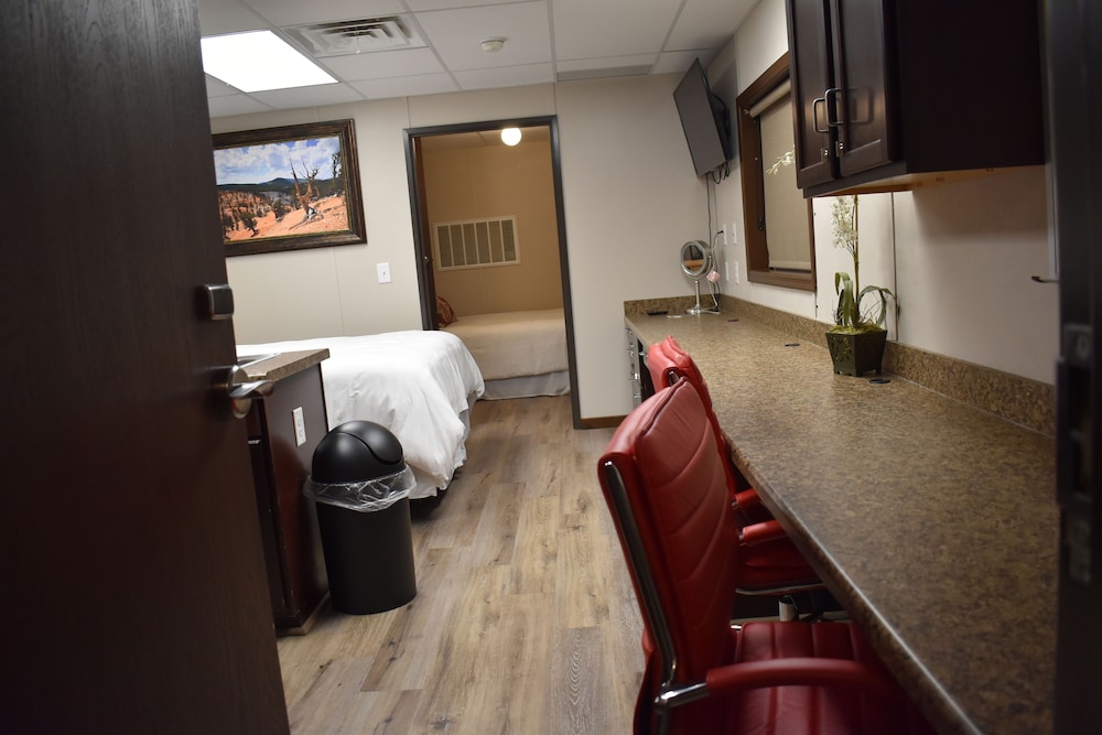 Iron Springs Adventure Resort & RV Park