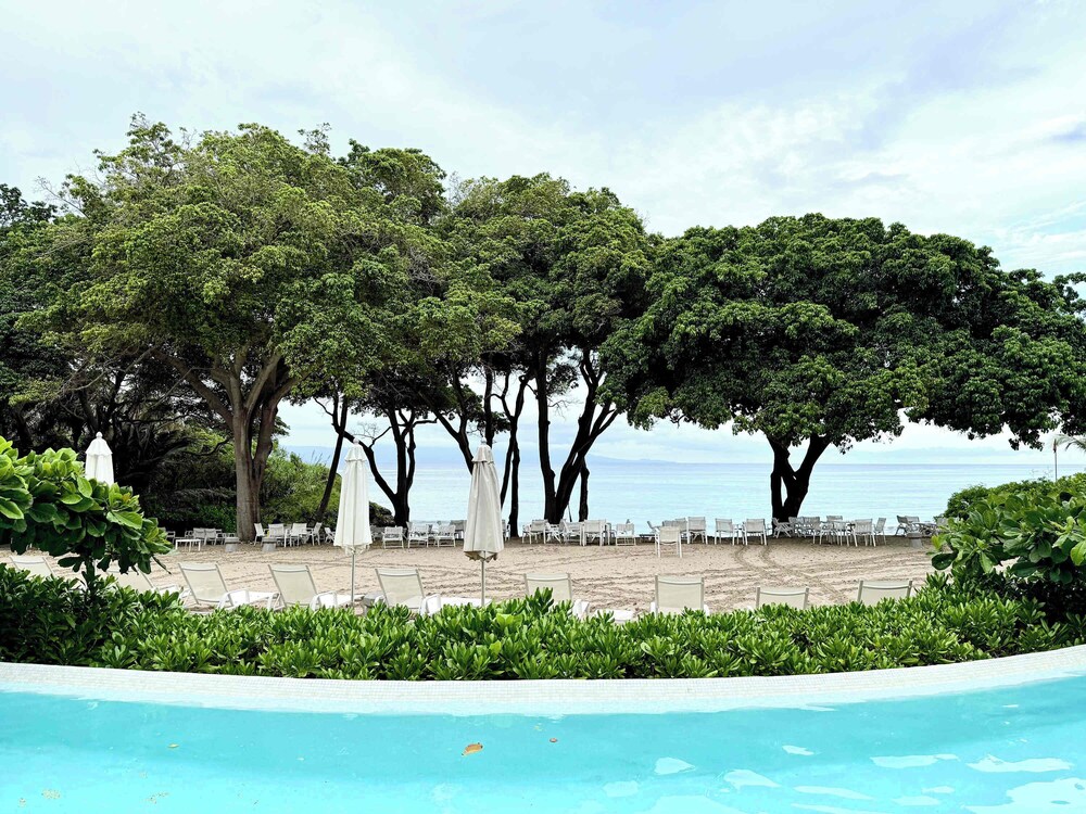 Bolongo 1BR Your Exclusive Oceanfront Escape
