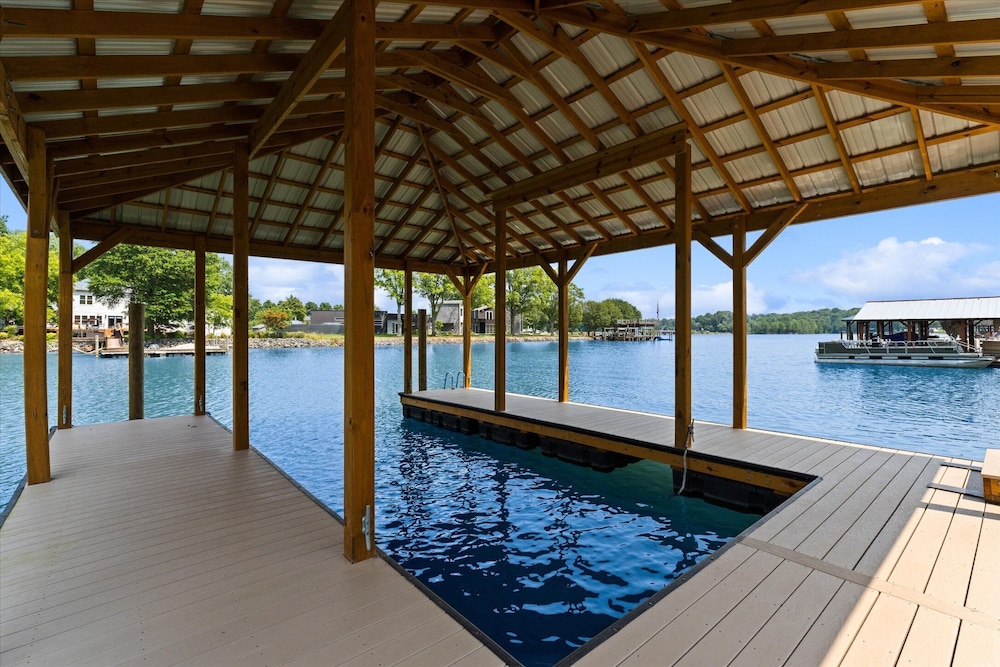 Elysian Shores W/heated Pool & Optional Boat Rental