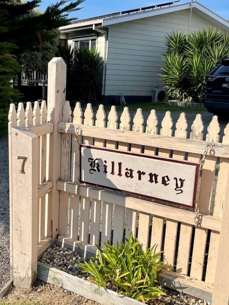 Killarney Coastal Country Retreat Spa Pet Friendly Fireplace