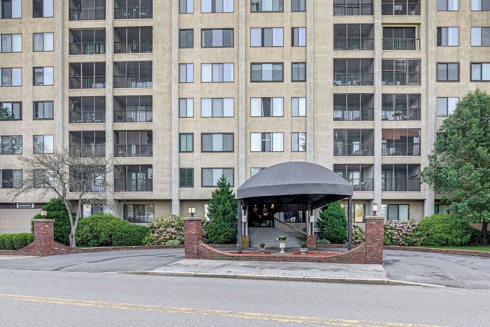1 Mi to Millyard District: Unit w/ Furnished Porch