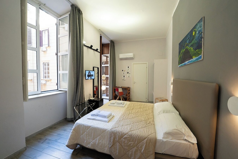 P.C. BOUTIQUE H. LIFESTYLE NAPOLI CENTRO by ClaPa Group Dislocated Hospitality