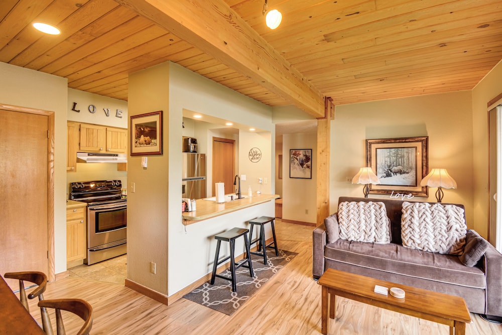 The Love Shack - A Couple's Colorado Retreat!
