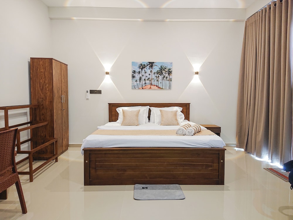Crescent Bay Weligama