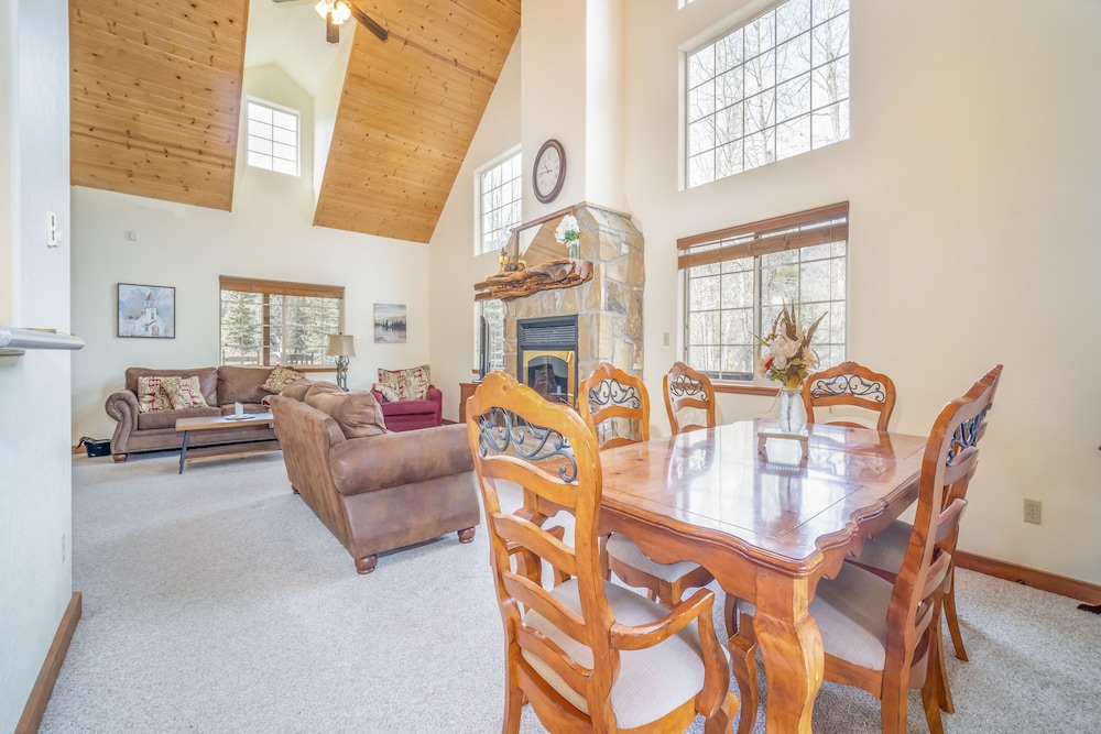 Bear Paw Lodge