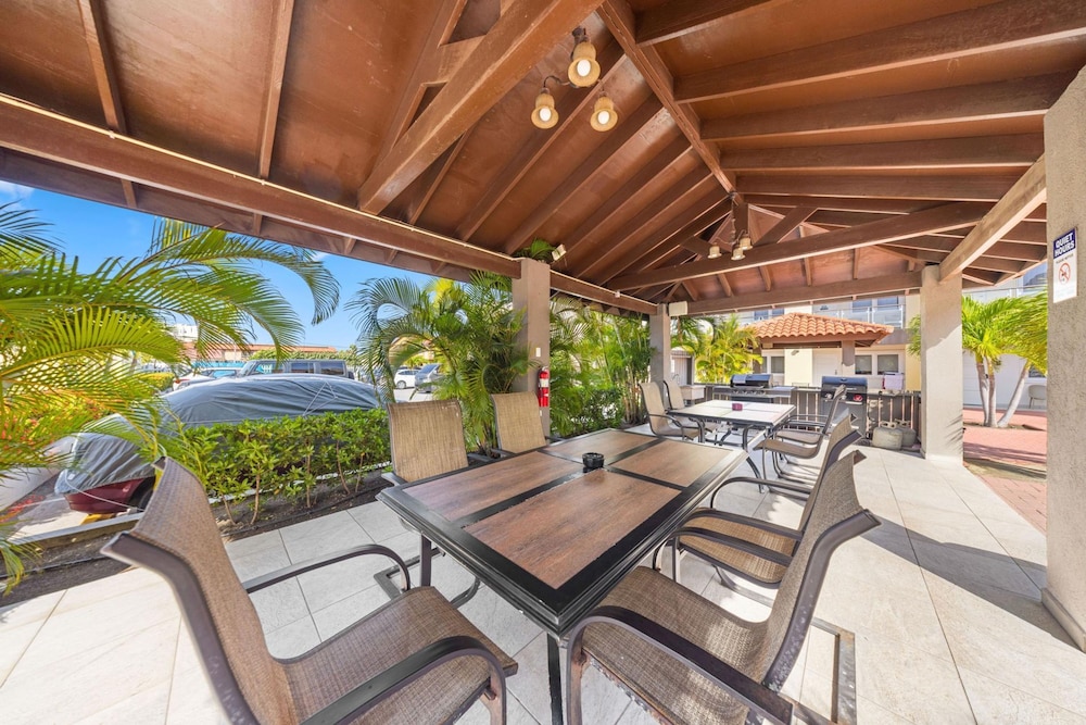 Charming 1br1ba Condo Steps From Eagle Beach