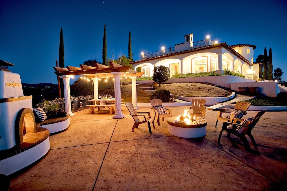 Via del Sur by Avantstay Private Spanish Villa w Views Walk to Wineries