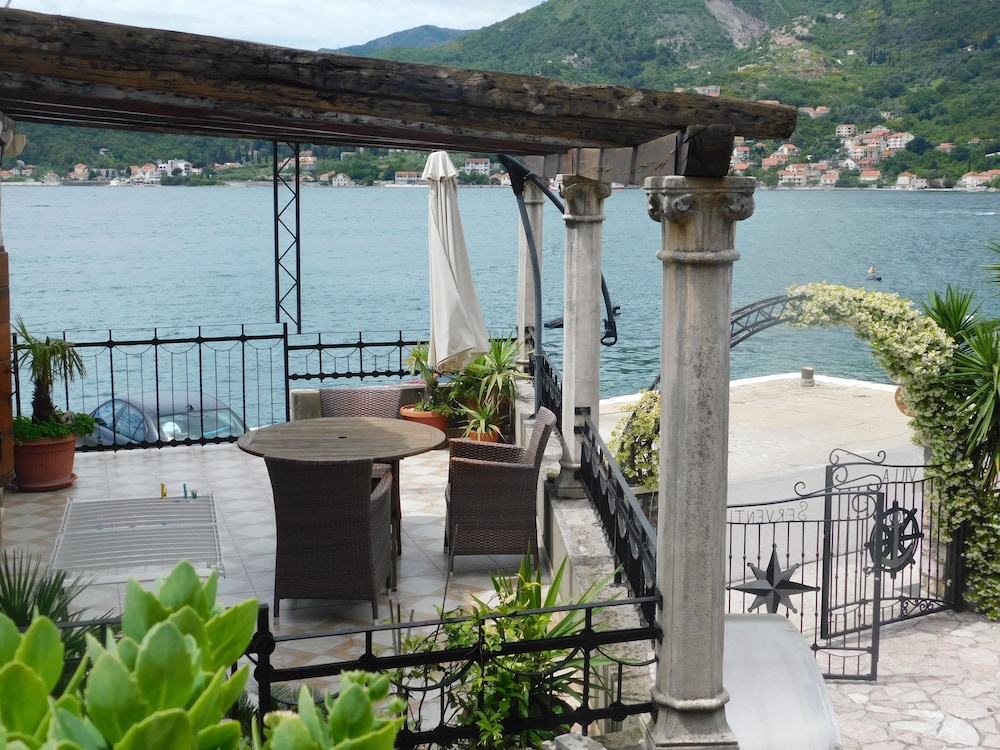 Apartments Villa Serventi