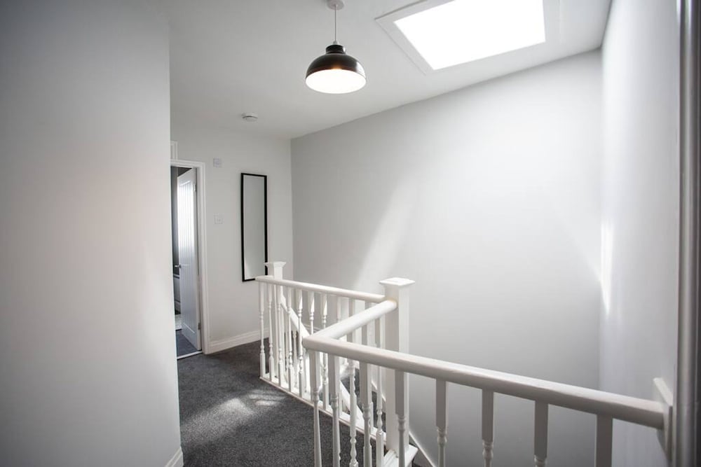 Large 3 Bed Apartment-sea Road
