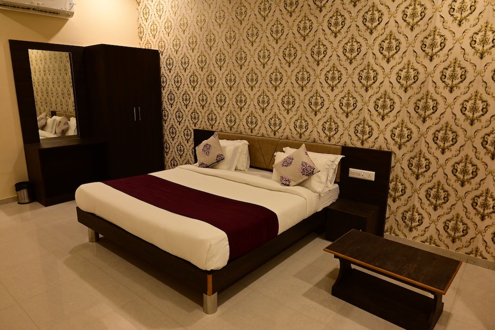 Vijayam Resort