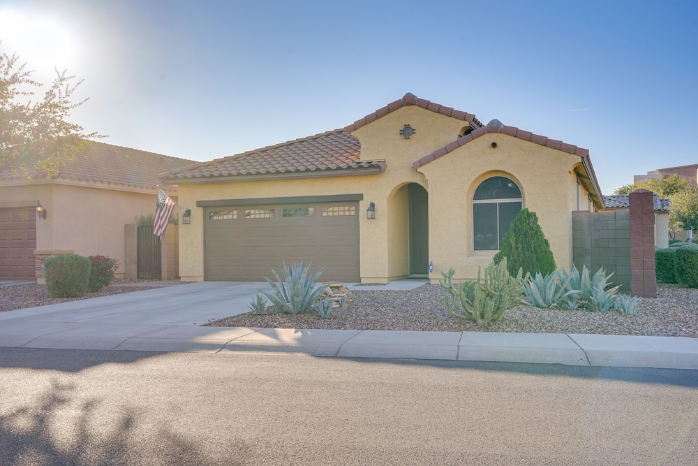 Glendale Home Near Westgate Entertainment District