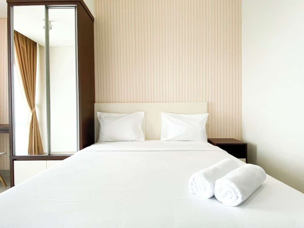 Homey And Nice Studio At Lrt City Bekasi Apartment