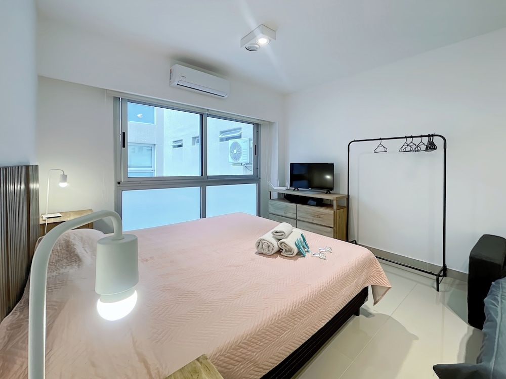 Ayres Suites Moreno