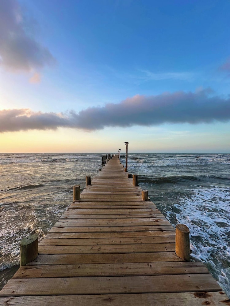 Elegant Chalet 2 Minutes From the Beach Ideal Families