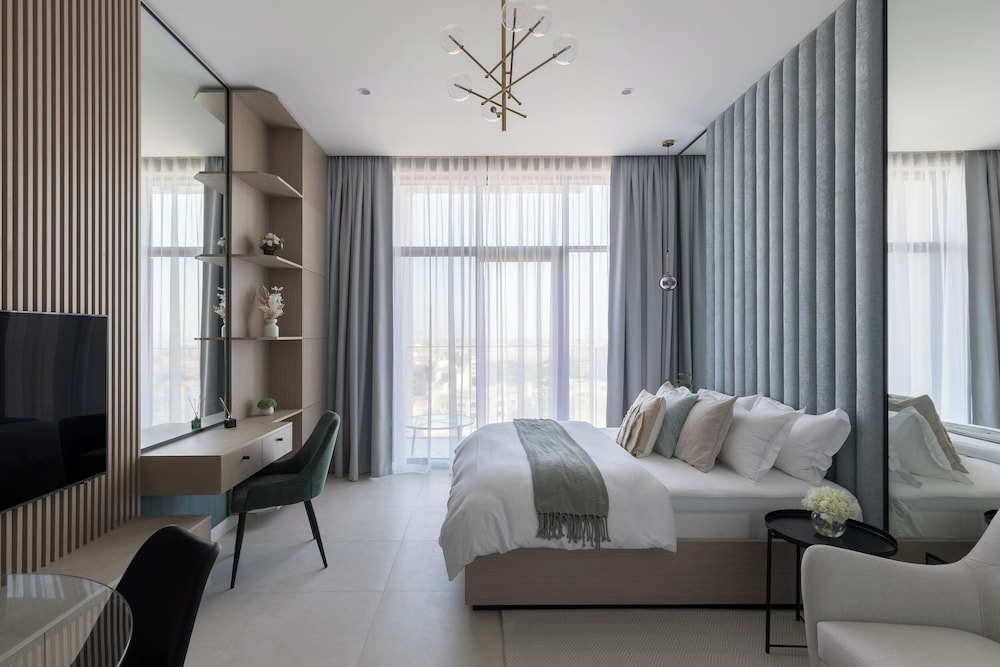 Cozy studio at Westwood By IMTIAZ