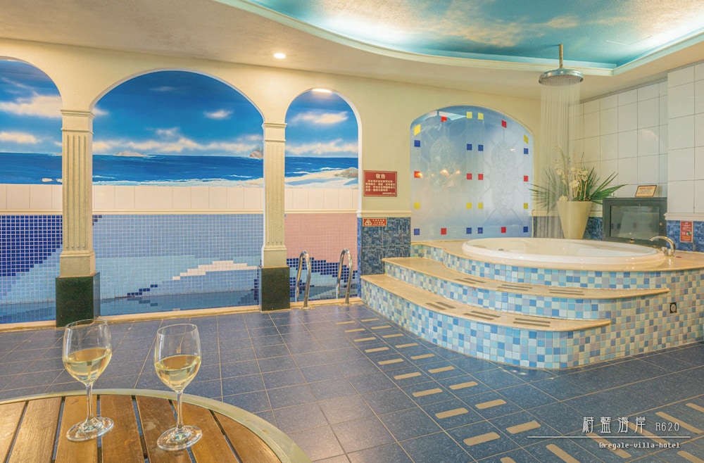 Regale Villa Hotel
